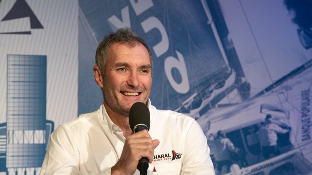 jeremie beyou sur le plateau du café de la marine