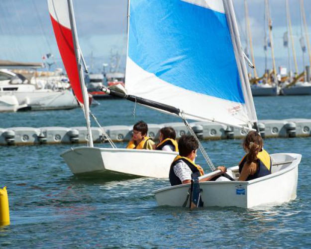 Le Spot de la Cite de la Voile. Bapteme Optimist le spot optimist cite de la voile lorient bretagne sud